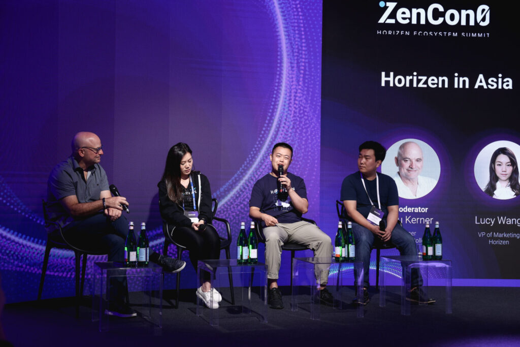 Horizen community panel on stage